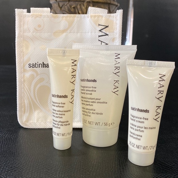 Mary Kay Fragrance-Free Satin Hands Pampering Set Deluxe MINI Bag Travel Size - Picture 1 of 3
